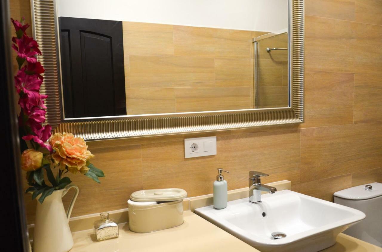 Apartamento San Jacinto III Sevilla Eksteriør billede